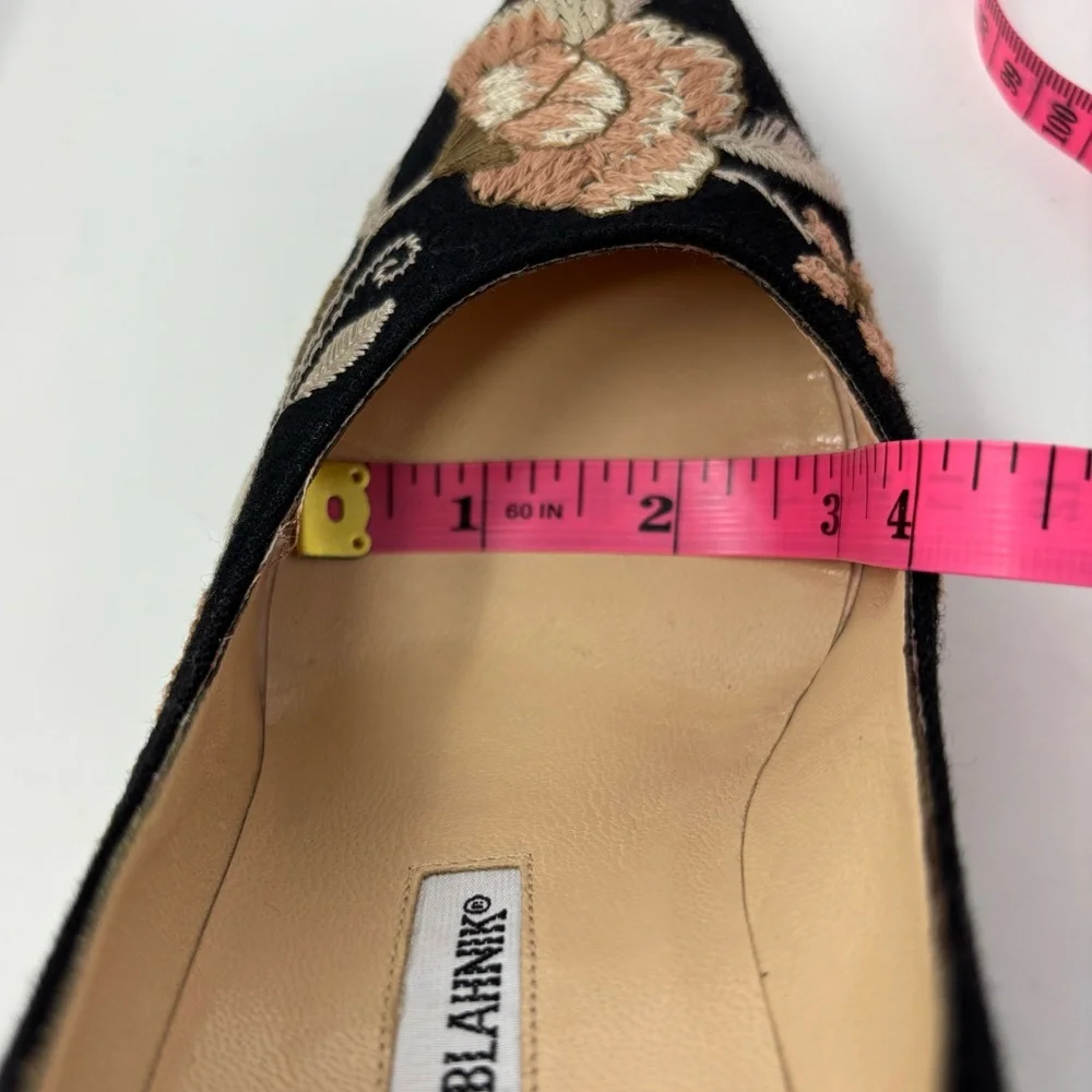 Manolo Blahnik Black Floral Embroidered Canvas Kayal Pointed Toe Pumps Size 37.5
